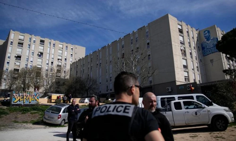 Τρόμος στη Γαλλία: 8χρονος πήγε στο σχολείο με 2 μαχαίρια - Απείλησε τη δασκάλα του και αστυνομικούς